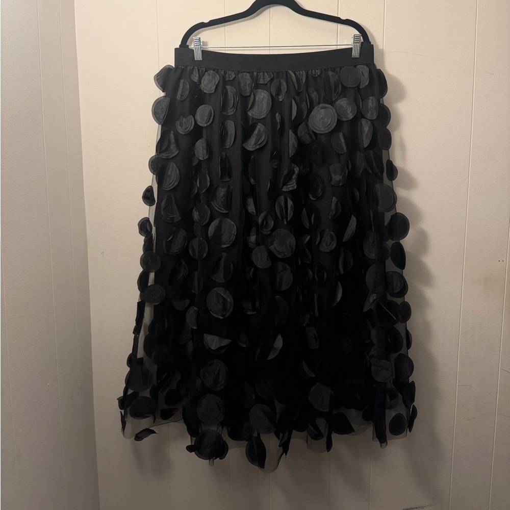 No name brand from Amazon Black Textured Dot Midi Skirt — Women